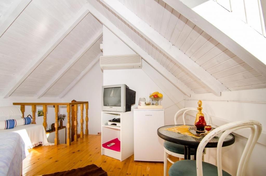 Rooms Lavanda&Ruzmarin ดูบรอฟนิก ภายนอก รูปภาพ